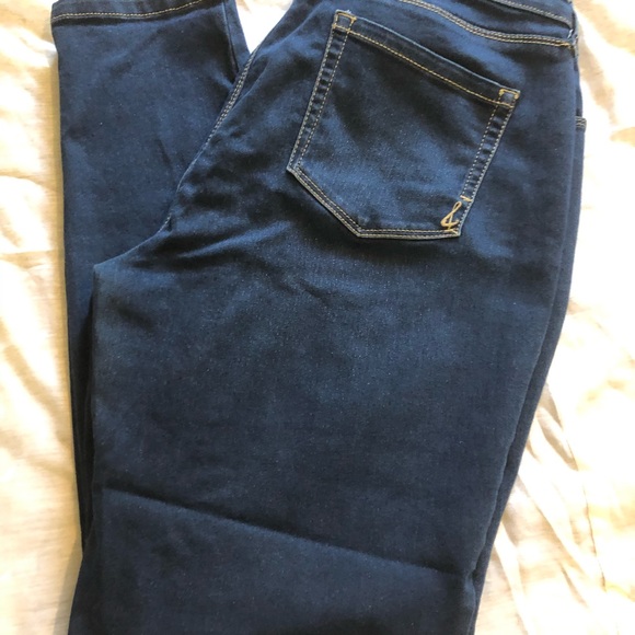 Skinny and Boot Cut Jeans - Picture 5 of 7